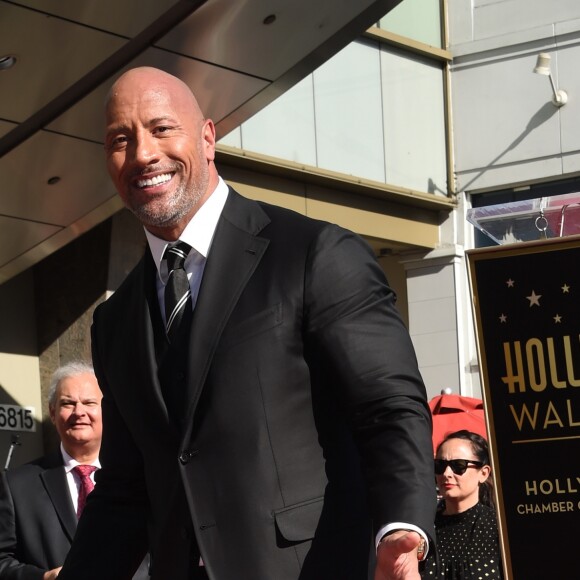 Dwayne Johnson reçoit son étoile sur le walk of Fame à Hollywood, le 13 décembre 2017