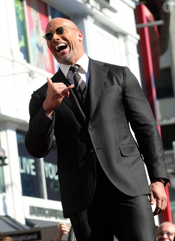 Dwayne Johnson reçoit son étoile sur le walk of Fame à Hollywood, le 13 décembre 2017