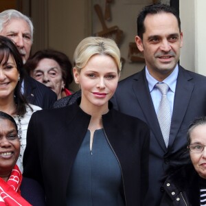 Semi-Exclusif - La princesse Charlene de Monaco lors de la traditionnelle distribution de cadeaux de Noël aux personnes âgées monégasques au siège de la Croix Rouge de Monaco le 15 décembre 2017. © Claudia Albuquerque / Bestimage