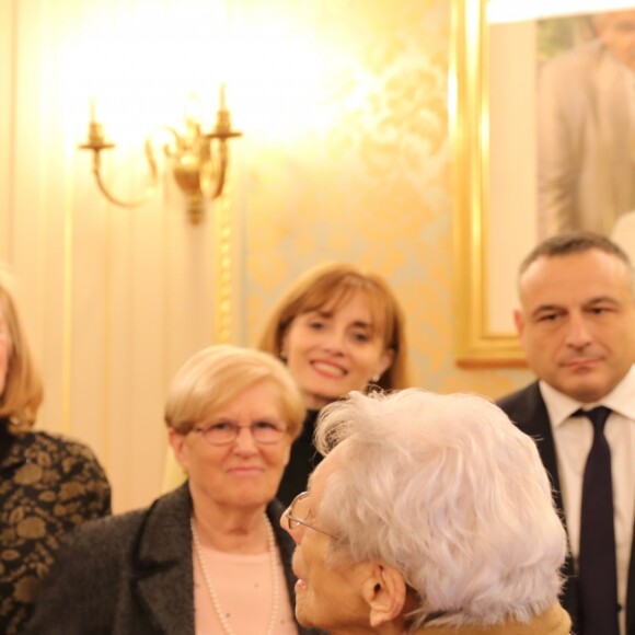 Semi-Exclusif - La princesse Charlene de Monaco lors de la traditionnelle remise de cadeaux de Noël aux personnes âgées monégasques au siège de la Croix Rouge de Monaco le 15 décembre 2017. © Claudia Albuquerque / Bestimage