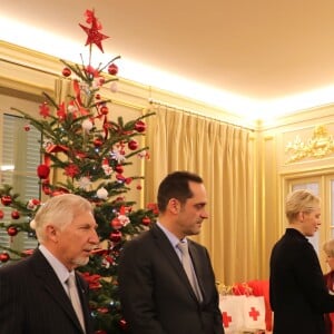 Semi-Exclusif - La princesse Charlene de Monaco lors de la traditionnelle remise de cadeaux de Noël aux personnes âgées monégasques au siège de la Croix Rouge de Monaco le 15 décembre 2017. © Claudia Albuquerque / Bestimage