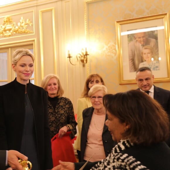 Semi-Exclusif - La princesse Charlene de Monaco lors de la traditionnelle remise de cadeaux de Noël aux personnes âgées monégasques au siège de la Croix Rouge de Monaco le 15 décembre 2017. © Claudia Albuquerque / Bestimage