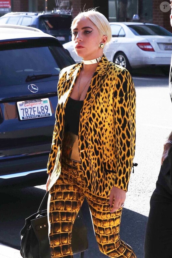 Exclusif - Lady Gaga dans les rues de Beverly Hills, le 9 décembre 2017