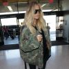 Khloe Kardashian arrive à l'aéroport de Los Angeles (LAX) le 8 decembre 2017.