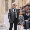 Karl Lagerfeld et son filleul Hudson Kroenig - Défilé de mode Chanel au Grand Palais à Paris. Le 3 mai 2017 © Olivier Borde / Bestimage