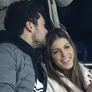 Exlusif - Kev Adams et Iris Mittenaere au Parc des Princes pour le match PSG-Troyes (2-0) le 29 novembre 2017