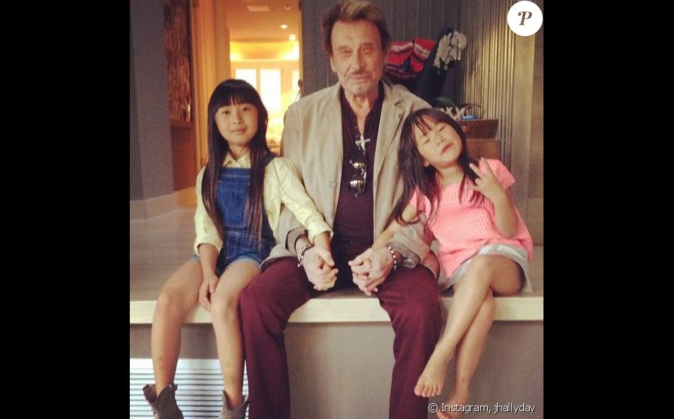 Johnny Hallyday Avec Ses Filles Jade Et Joy Sur Instagram Le 14 Avril 2014 Purepeople