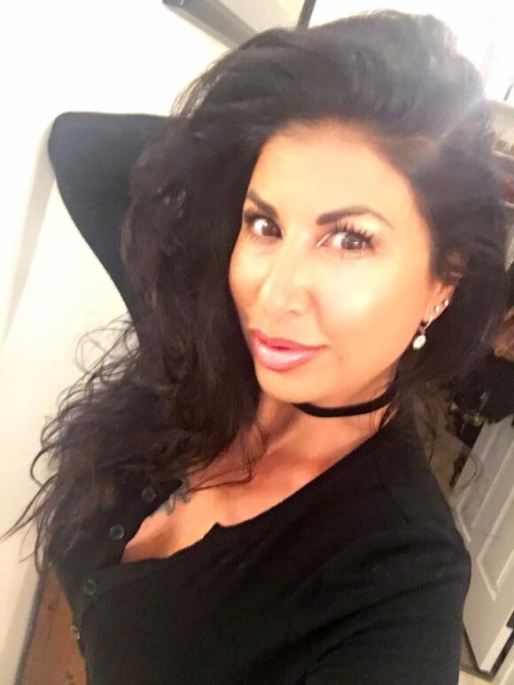 Samantha Olit, ex-femme de Chester Bennington, photo de son profil Facebook. Après sa mort, l'ex-épouse du rockeur cherche à se faire payer des années de pension alimentaire pour leur fils Draven.