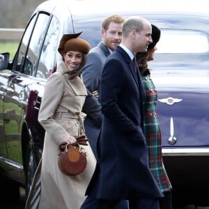 Exclusif - Meghan Markle et le prince Harry avec le prince William et la duchesse Catherine de Cambridge, enceinte, à la sortie de la messe de Noël en l'église Sainte-Marie-Madeleine à Sandringham, le 25 décembre 2017.