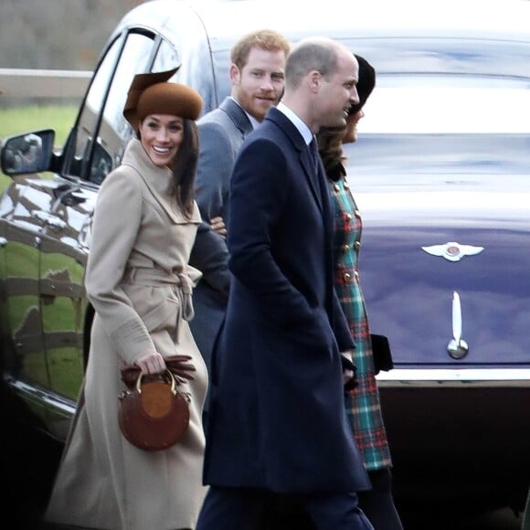 Exclusif - Meghan Markle et le prince Harry avec le prince William et la duchesse Catherine de Cambridge, enceinte, à la sortie de la messe de Noël en l'église Sainte-Marie-Madeleine à Sandringham, le 25 décembre 2017.