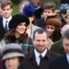 La duchesse Catherine de Cambridge et Meghan Markle, fiancée du prince Harry, se trouvaient côte à côte sur le chemin de l'église Sainte-Marie-Madeleine de Sandringham le 25 décembre 2017, où la famille royale britannique a assisté à une messe de Noël.