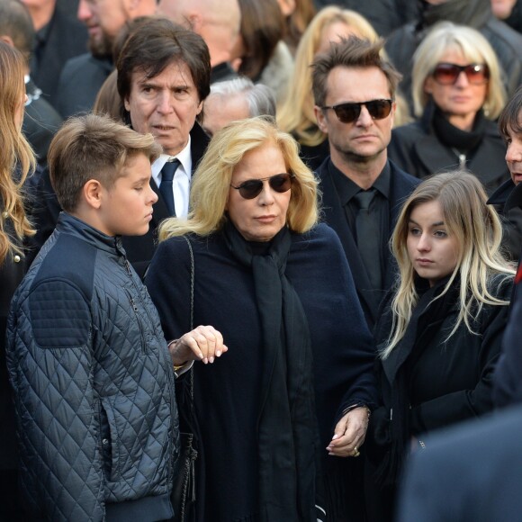 Cameron Smet, Sylvie Vartan, sa fille Darina Scotti, David Hallyday - Sorties de l'église de la Madeleine après les obsèques de Johnny Hallyday à Paris le 9 décembre 2017. © Veeren / Bestimage