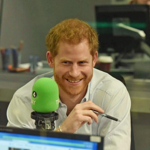 Le prince Harry dans les studios de BBC Radio 4 à Londres le 27 décembre 2017, rédacteur en chef invité de la matinale Today.