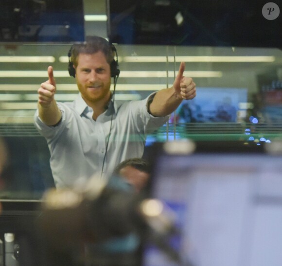 Le prince Harry dans les studios de BBC Radio 4 à Londres le 27 décembre 2017, rédacteur en chef invité de la matinale Today.