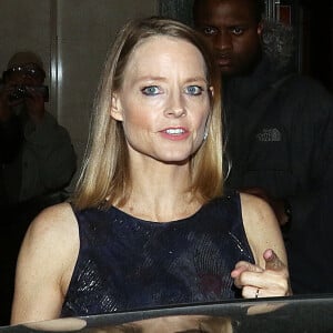 Exclusif - Jodie Foster quitte la soirée Women of the Year awards à Londres le 3 novembre 2017