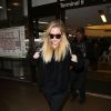 Exclusif - Khloe Kardashian, enceinte, arrive à l'aéroport de Los Angeles (LAX), le 23 décembre 2017.