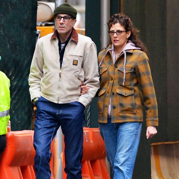 Exclusif - Daniel Day-Lewis et sa femme Rebecca Miller se baladent et font du shopping à New York le 3 janvier 2018.