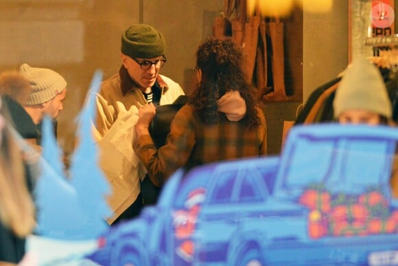 Exclusif - Daniel Day-Lewis et sa femme Rebecca Miller se baladent et font du shopping à New York le 3 janvier 2018.