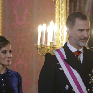 Le roi Felipe VI et la reine Letizia d'Espagne ainsi que Juan Carlos Ier et l'ex-reine Sofia ont assisté à la traditionnelle parade militaire au palais royal, lors de l'Epiphanie, à Madrid le 6 janvier 2018 © Jack Abuin via ZUMA Wire / Bestimage
