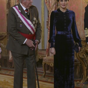 Le roi Felipe VI et la reine Letizia d'Espagne ainsi que Juan Carlos Ier et l'ex-reine Sofia ont assisté à la traditionnelle parade militaire au palais royal, lors de l'Epiphanie, à Madrid le 6 janvier 2018 © Jack Abuin via ZUMA Wire / Bestimage