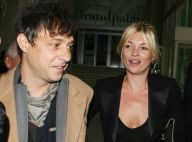Kate Moss, une femme radieuse et... très amoureuse hier chez Chanel ! Regardez la vidéo ( réactualisé)