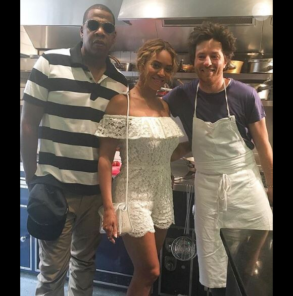 Jean Imbert pose avec Jay-Z et Beyoncé le 26 juin 2016.