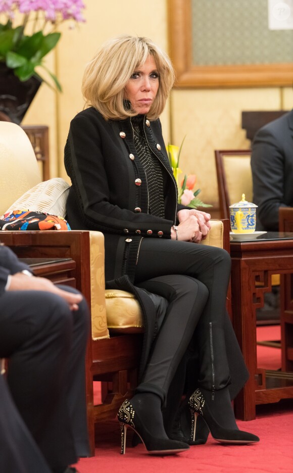 Le président Emmanuel Macron et sa femme Brigitte Macron (Trogneux) lors d'une rencontre avec le président chinois Xi Jinping et sa femme Peng Liyuan au Diaoyutai State Guesthouse à Pékin le 8 janvier 2018. © Jacques Witt / Pool / Bestimage