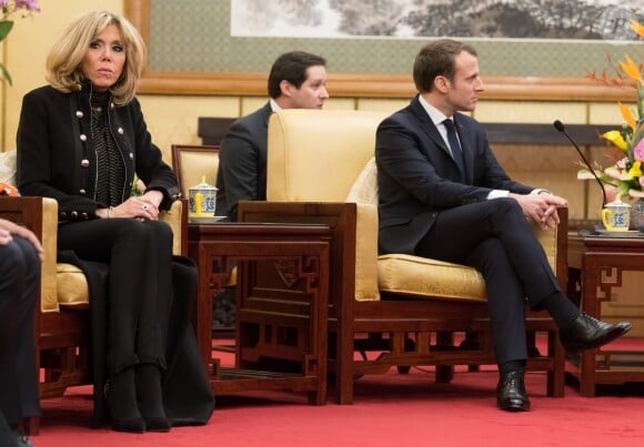 Le président Emmanuel Macron et sa femme Brigitte Macron (Trogneux) lors d'une rencontre avec le président chinois Xi Jinping et sa femme Peng Liyuan au Diaoyutai State Guesthouse à Pékin le 8 janvier 2018. © Jacques Witt / Pool / Bestimage
