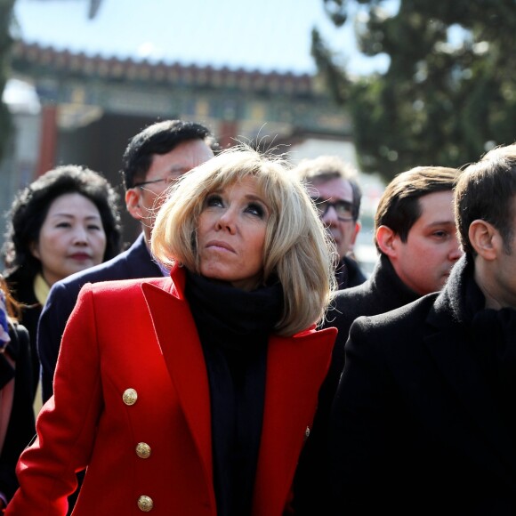 Le président de la République française Emmanuel Macron et sa femme la Première dame Brigitte Macron (Trogneux) visitent la Grande pagode de l'oie sauvage de Xi'an lors lors de la visite d'Etat de trois jours en Chine, à Xi'an, province de Shaanxi, le 8 janvier 2018. © Dominique Jacovides/Bestimage