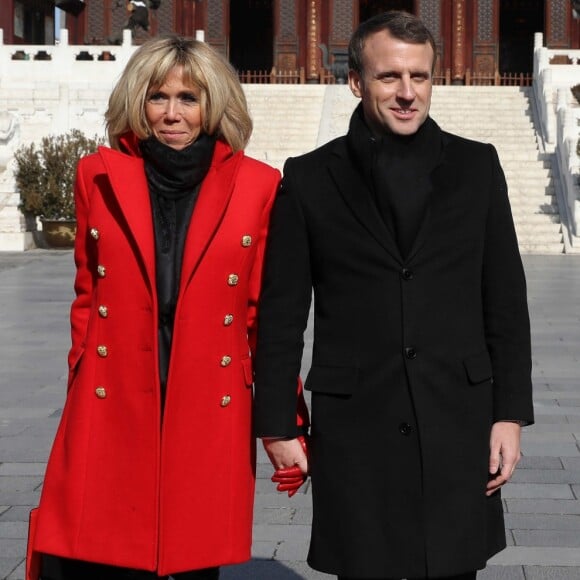 Le président de la République française Emmanuel Macron et sa femme la Première dame Brigitte Macron (Trogneux) visitent la Grande pagode de l'oie sauvage de Xi'an lors lors de la visite d'Etat de trois jours en Chine, à Xi'an, province de Shaanxi, le 8 janvier 2018. © Dominique Jacovides/Bestimage