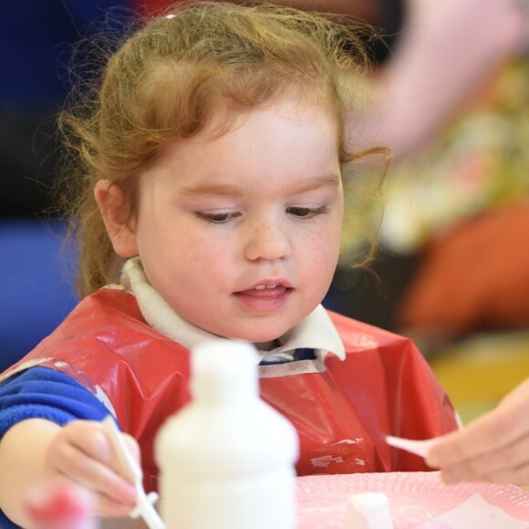 Catherine Kate Middleton (enceinte), duchesse de Cambridge, visite l'école "Reach Academy" à Feltham le 10 janvier 2018.