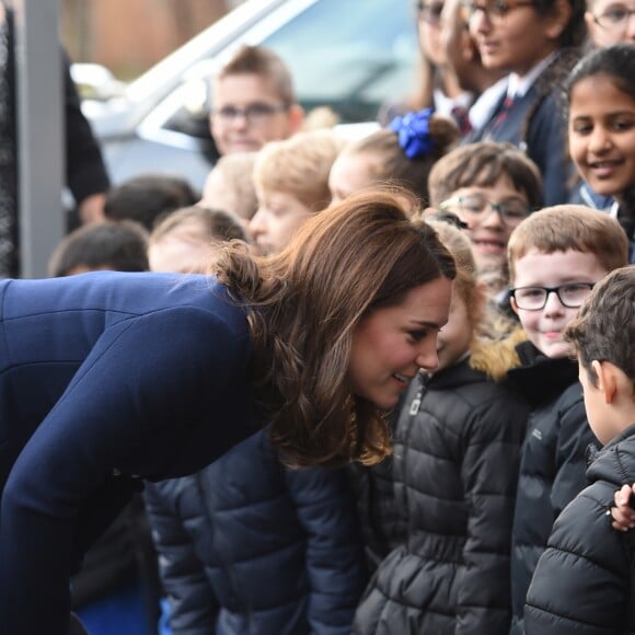 Catherine Kate Middleton (enceinte), duchesse de Cambridge, visite l'école "Reach Academy" à Feltham le 10 janvier 2018.