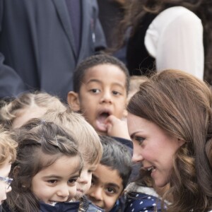 Catherine Kate Middleton (enceinte), duchesse de Cambridge, visite l'école Reach Academy à Feltham le 10 janvier 2018.