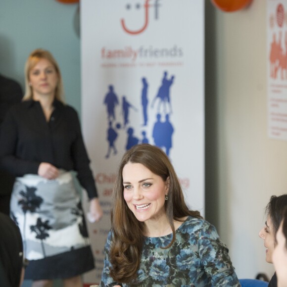 Kate Catherine Middleton, duchesse de Cambridge, enceinte va prendre un petit-déjeuner à l'association Family Friends à Londres le 19 janvier 2015.