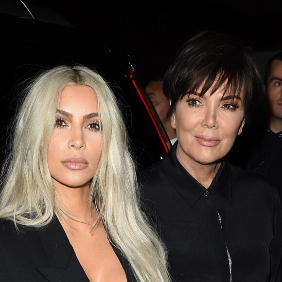 Kim Kardashian et sa mère Kris Jenner arrivent au défilé Alexander Wang lors de la Fashion Week à New York, le 9 septembre 2017