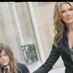 René Angélil, Céline Dion et leur fils René Charles - Céline Dion faite Chevalier de la Légion d'honneur à l'Elysée, le 23 mai 2008.