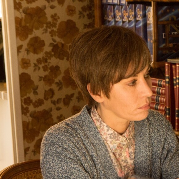 Mathilde Seigner dans Je voulais juste rentrer chez moi qui sera diffusé sur France 2 le 24 janvier 2018.