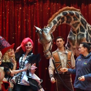 La princesse Stéphanie de Monaco, la girafe de Joseph Richter, la troupe Bingo, le duo Ballance, et M. Loyal alias Petit Gougou lors du photocall de présentation du 42ème Festival International du Cirque de Monte-Carlo sous le chapiteau de Fontvieille le 16 janvier 2018. © Bruno Bebert / Bestimage