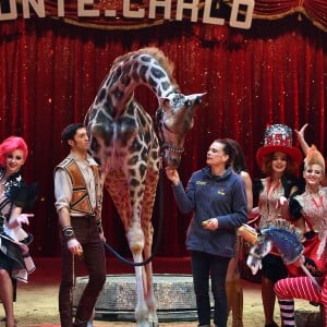 La princesse Stéphanie de Monaco, la girafe de Joseph Richter, la troupe Bingo, le duo Ballance, et M. Loyal alias Petit Gougou lors du photocall de présentation du 42ème Festival International du Cirque de Monte-Carlo sous le chapiteau de Fontvieille le 16 janvier 2018. © Bruno Bebert / Bestimage