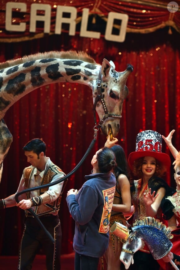 La princesse Stéphanie de Monaco, la girafe de Joseph Richter, la troupe Bingo, le duo Ballance, et M. Loyal alias Petit Gougou lors du photocall de présentation du 42ème Festival International du Cirque de Monte-Carlo sous le chapiteau de Fontvieille le 16 janvier 2018. © Bruno Bebert / Bestimage