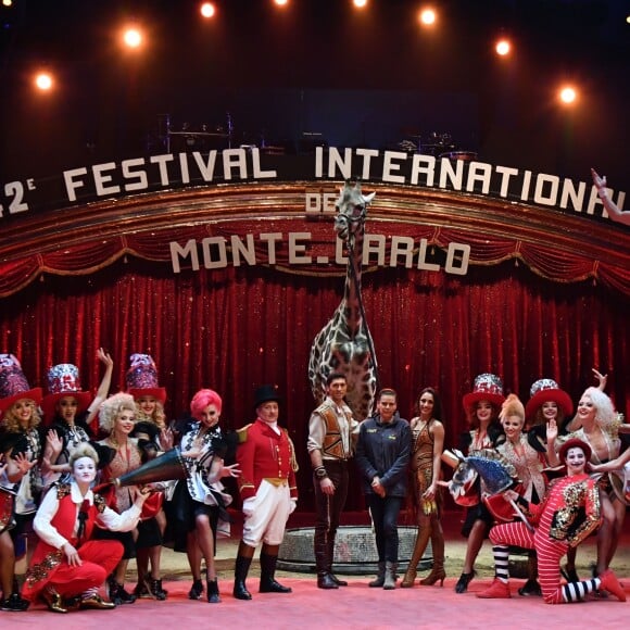 La princesse Stéphanie de Monaco, la girafe de Joseph Richter, la troupe Bingo, le duo Ballance, et M. Loyal alias Petit Gougou lors du photocall de présentation du 42ème Festival International du Cirque de Monte-Carlo sous le chapiteau de Fontvieille le 16 janvier 2018. © Bruno Bebert / Bestimage