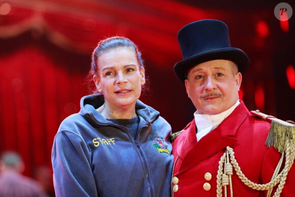 La princesse Stéphanie de Monaco et les artistes lors du photocall de présentation du 42ème Festival International du Cirque de Monte-Carlo sous le chapiteau de Fontvieille le 16 janvier 2018. © Claudia Albuquerque / Bestimage