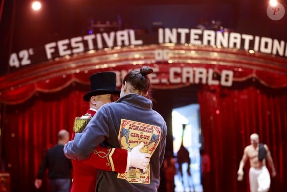 La princesse Stéphanie de Monaco et les artistes lors du photocall de présentation du 42ème Festival International du Cirque de Monte-Carlo sous le chapiteau de Fontvieille le 16 janvier 2018. © Claudia Albuquerque / Bestimage