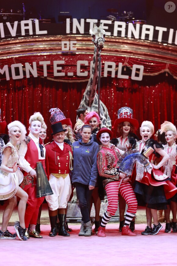 La princesse Stéphanie de Monaco et les artistes lors du photocall de présentation du 42ème Festival International du Cirque de Monte-Carlo sous le chapiteau de Fontvieille le 16 janvier 2018. © Claudia Albuquerque / Bestimage