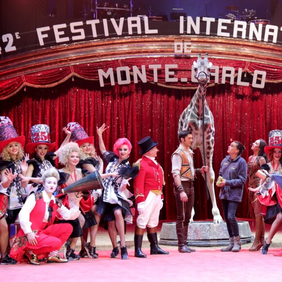 La princesse Stéphanie de Monaco et les artistes lors du photocall de présentation du 42ème Festival International du Cirque de Monte-Carlo sous le chapiteau de Fontvieille le 16 janvier 2018. © Claudia Albuquerque / Bestimage