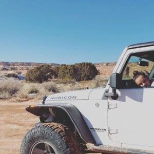 Pauline Ducruet à Moab dans l'Utah en janvier 2018, s'entraînant avec sa partenaire Schanel Bakkouche pour le Rallye Aïcha des Gazelles du Maroc. Photo Instagram.