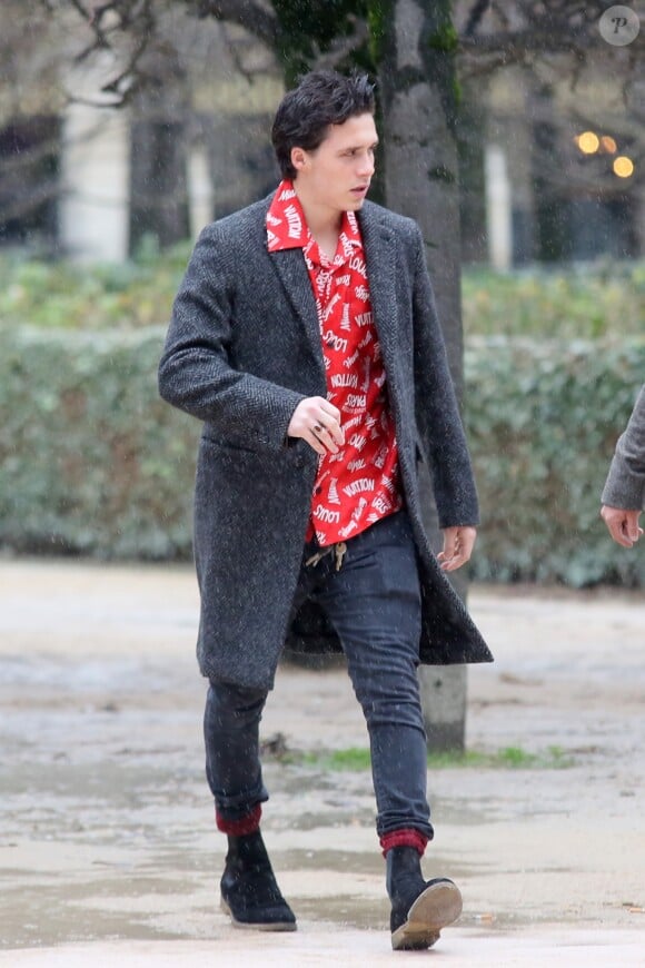 Brooklyn Beckham - Sorties du défilé de mode Louis Vuitton homme automne-hiver 2018-2019 au Palais Royal à Paris. Le 18 janvier 2018 © CVS - Veeren / Bestimage