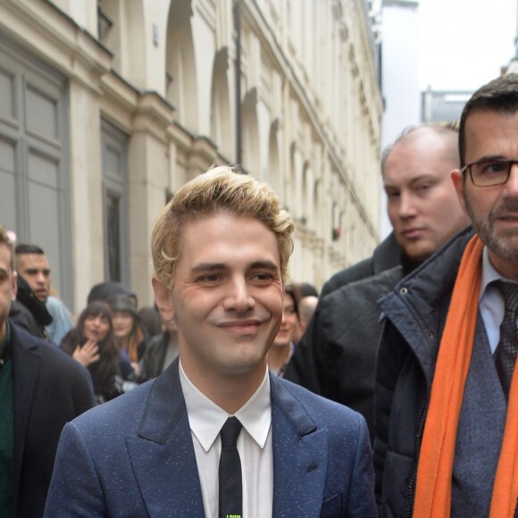 Xavier Dolan - Sorties du défilé de mode Louis Vuitton homme automne-hiver 2018-2019 au Palais Royal à Paris. Le 18 janvier 2018 © CVS - Veeren / Bestimage