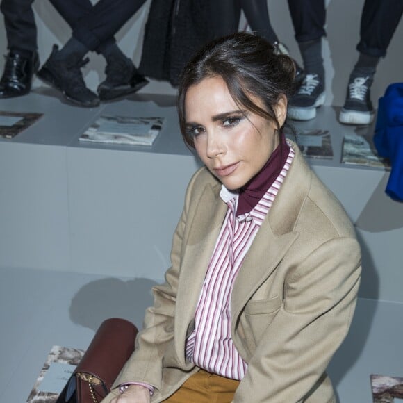 Victoria Beckham au premier rang du défilé de mode Louis Vuitton homme automne-hiver 2018-2019 au Palais Royal à Paris. Le 18 janvier 2018 © Olivier Borde / Bestimage