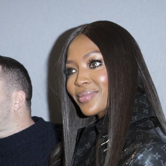 Kim Jones entouré de Kate Moss et Naomi Campbell - Backstage du défilé de mode Louis Vuitton homme automne-hiver 2018-2019 au Palais Royal à Paris. Le 18 janvier 2018 © Olivier Borde / Bestimage